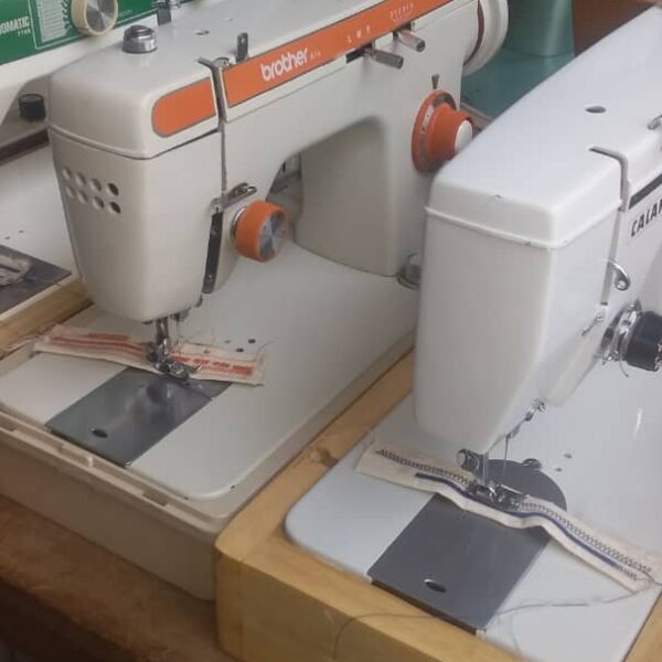 BROTHER BUTTON HOLE SEWING MACHINE
