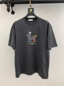 Round Neck T-shirts - Image 3