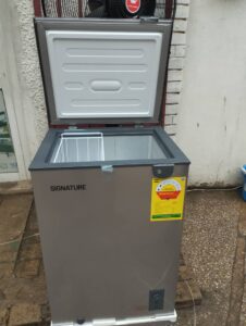 Signature 96 Liter deep freezer single door SBD10C8 - Image 3